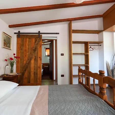 House Rabota Pola