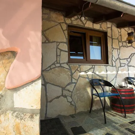 House Rabota * Pola